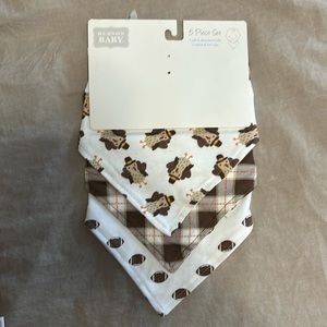 9 holiday Bibs